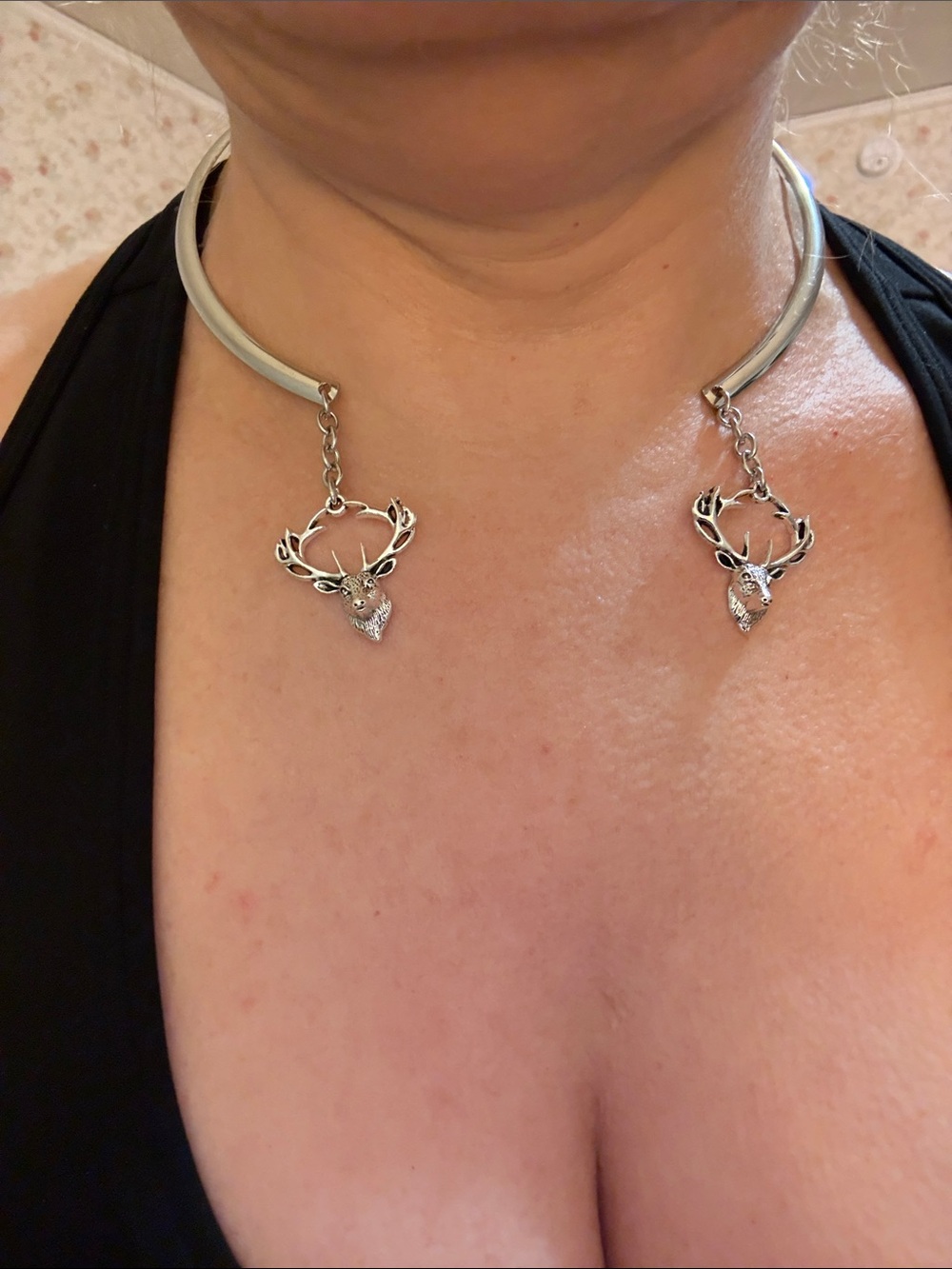 Hand-Crafted Silver Deer Head Choker Necklace - Elegant Women's Jewelry